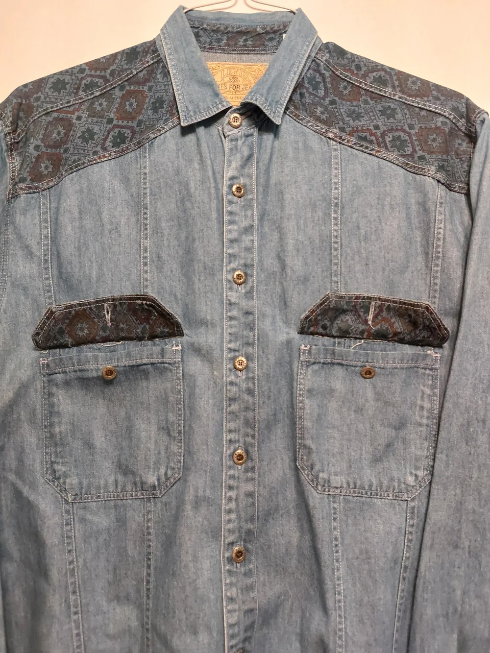 Vintage Levi's Light Blue Denim Shirt Jacket with Dark Patterned Yoke